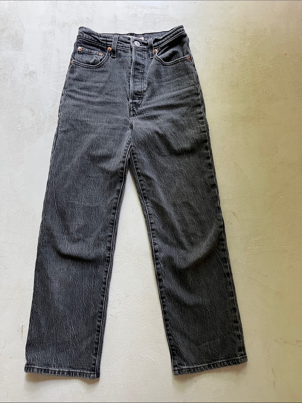 women’s levi’s Black Straight-Leg Jeans - Classic Casual Style